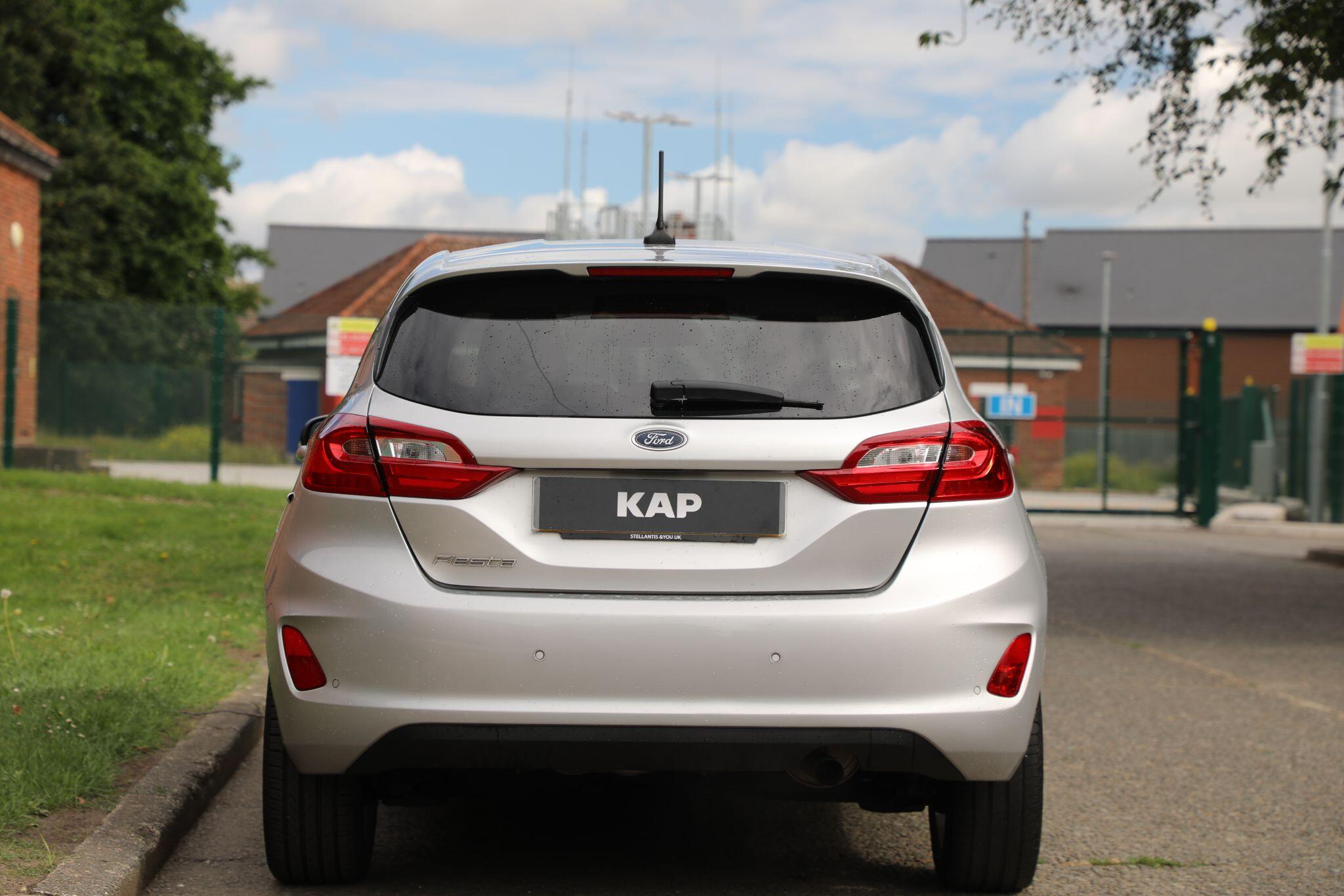 Large vehicle image
